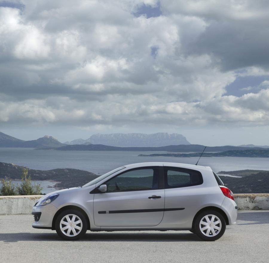  Renault Clio 2006 года  (фото 82 из 97)